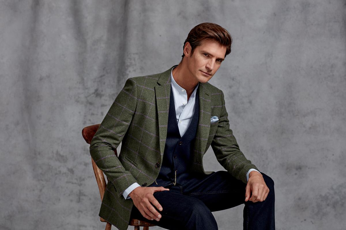 A Twist On Tweed - The Fitting Room :: Skopes